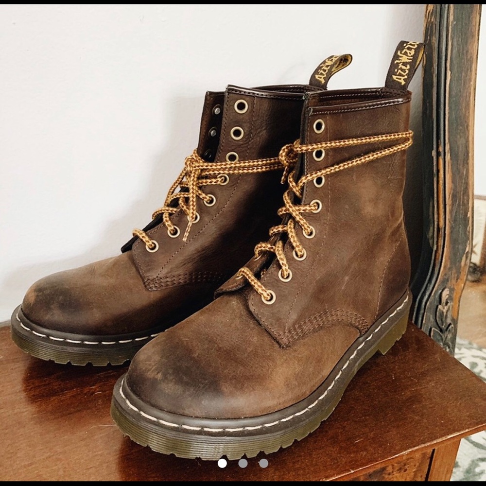 Like new dr. Martens 1460 women’s sz 8, UK 6